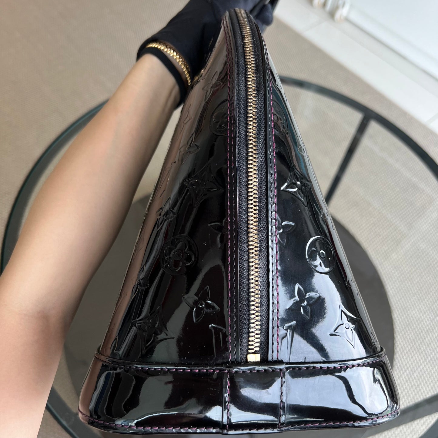 Kovancy Alma MM Vernis Cuir Verni Noir GHW