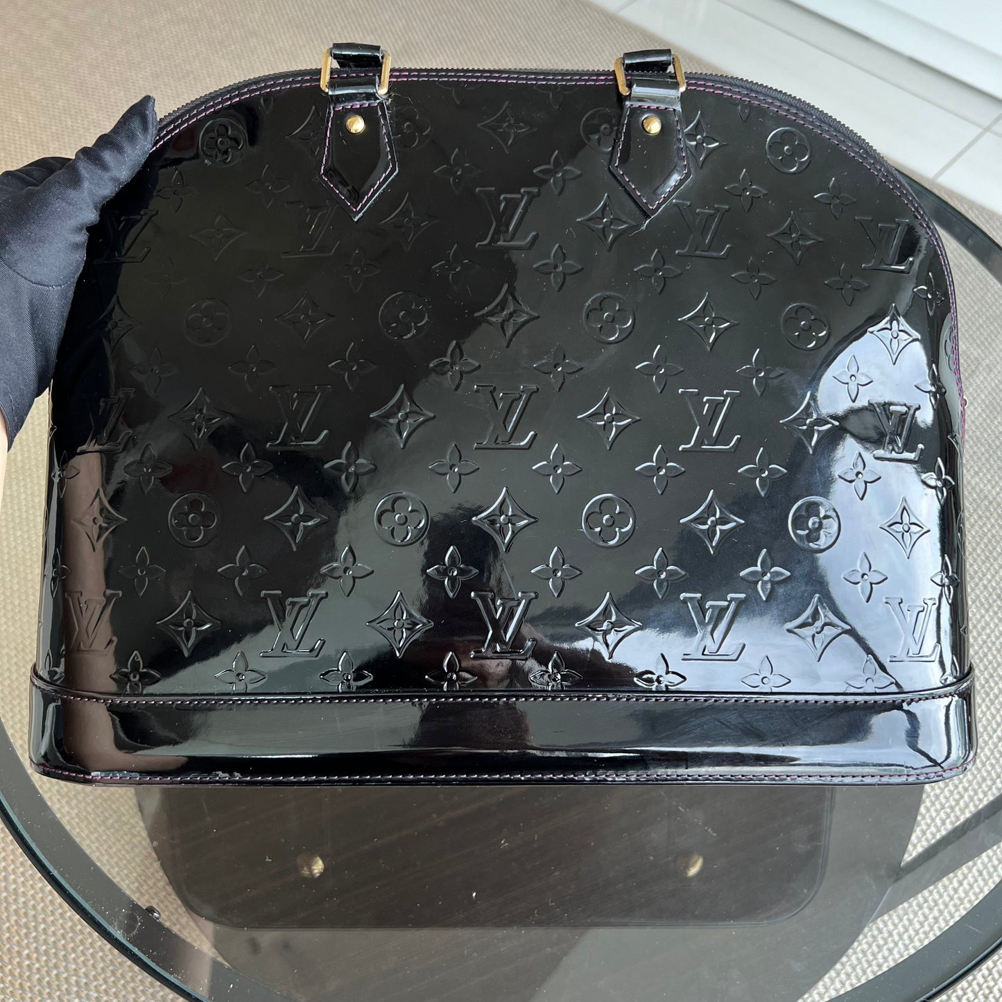 Kovancy Alma MM Vernis Cuir Verni Noir GHW