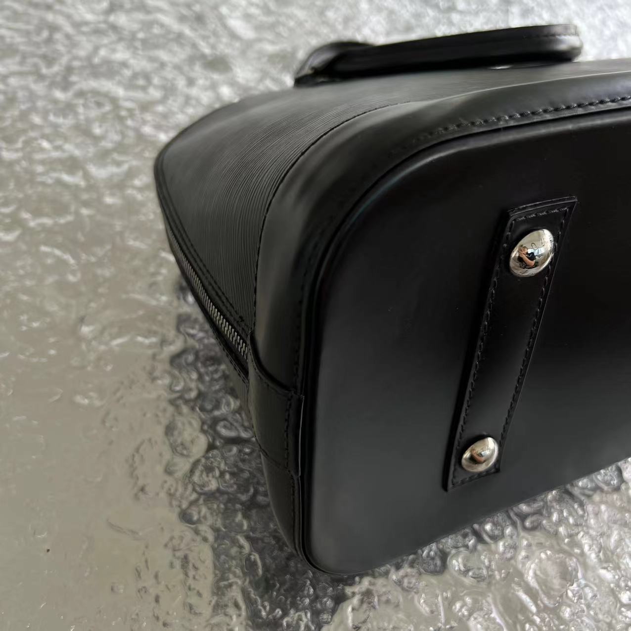 Kovancy Alma PM EPI Cuir Noir Quincaillerie Argentée